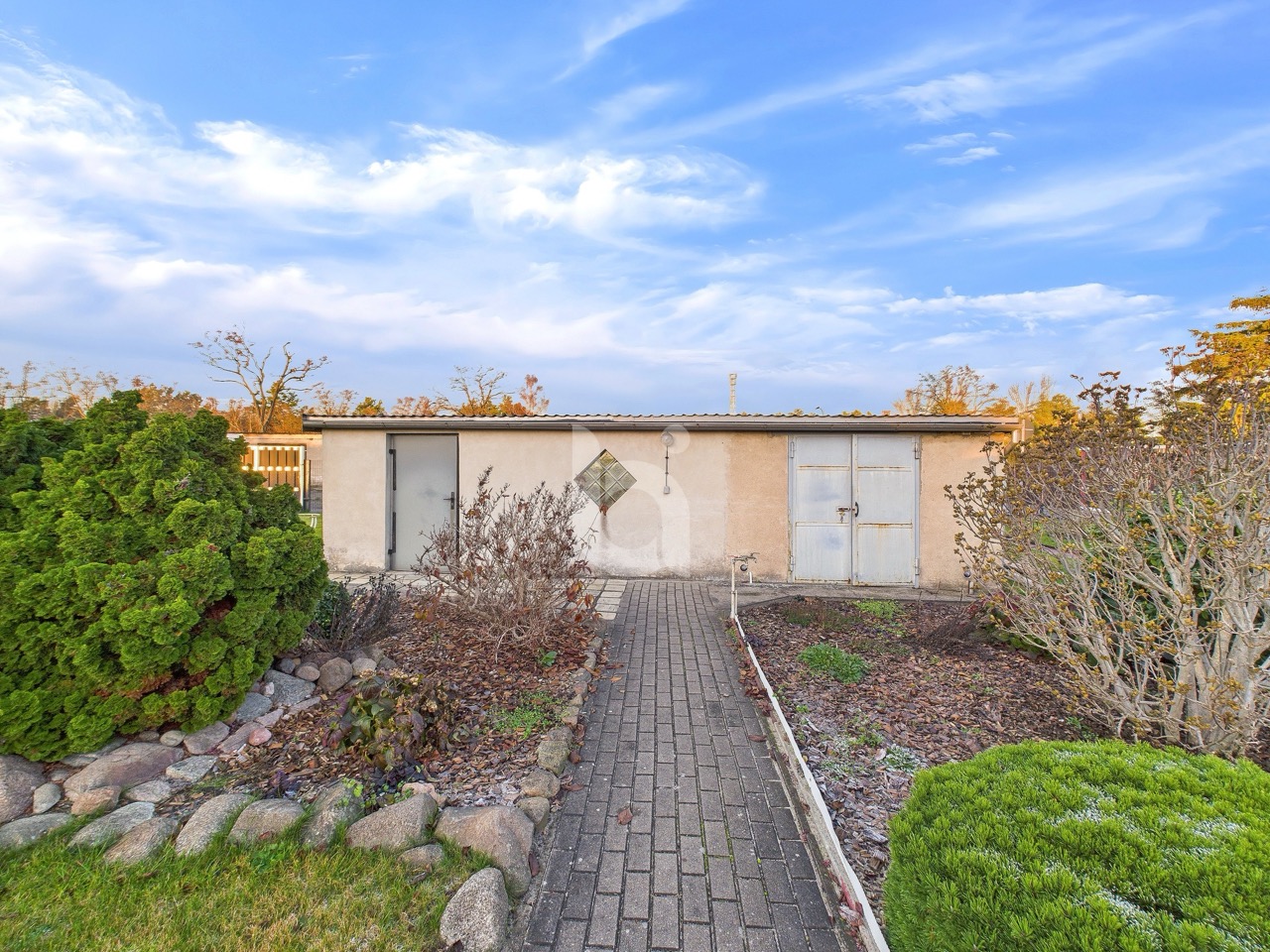 Draußenplatz (Garagen