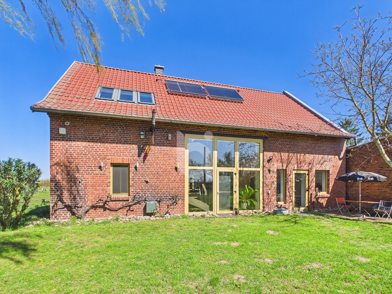 Backsteinanwesen 1