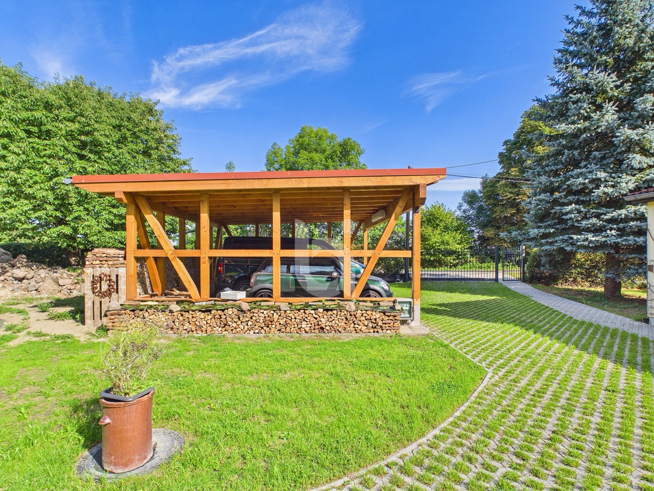 Grünareal - Carport