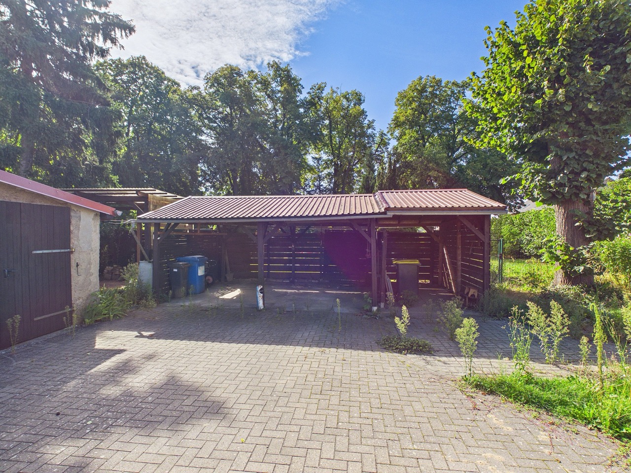 Grünareal Carport