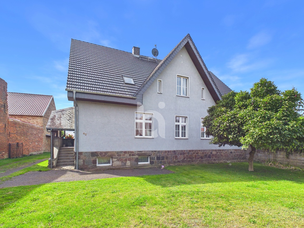 Hausgesicht 1