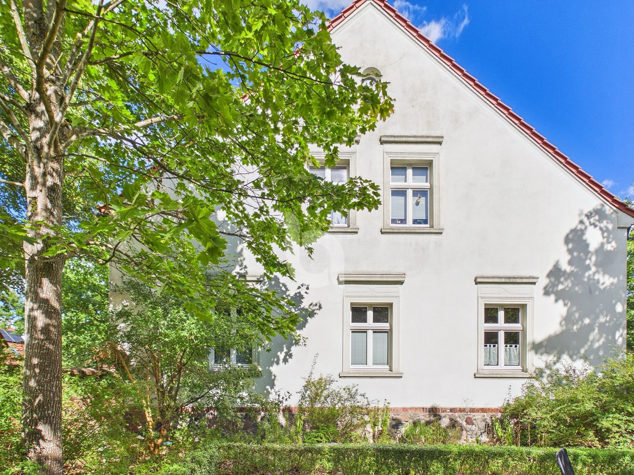 Grünareal - Hofeingang:Giebel